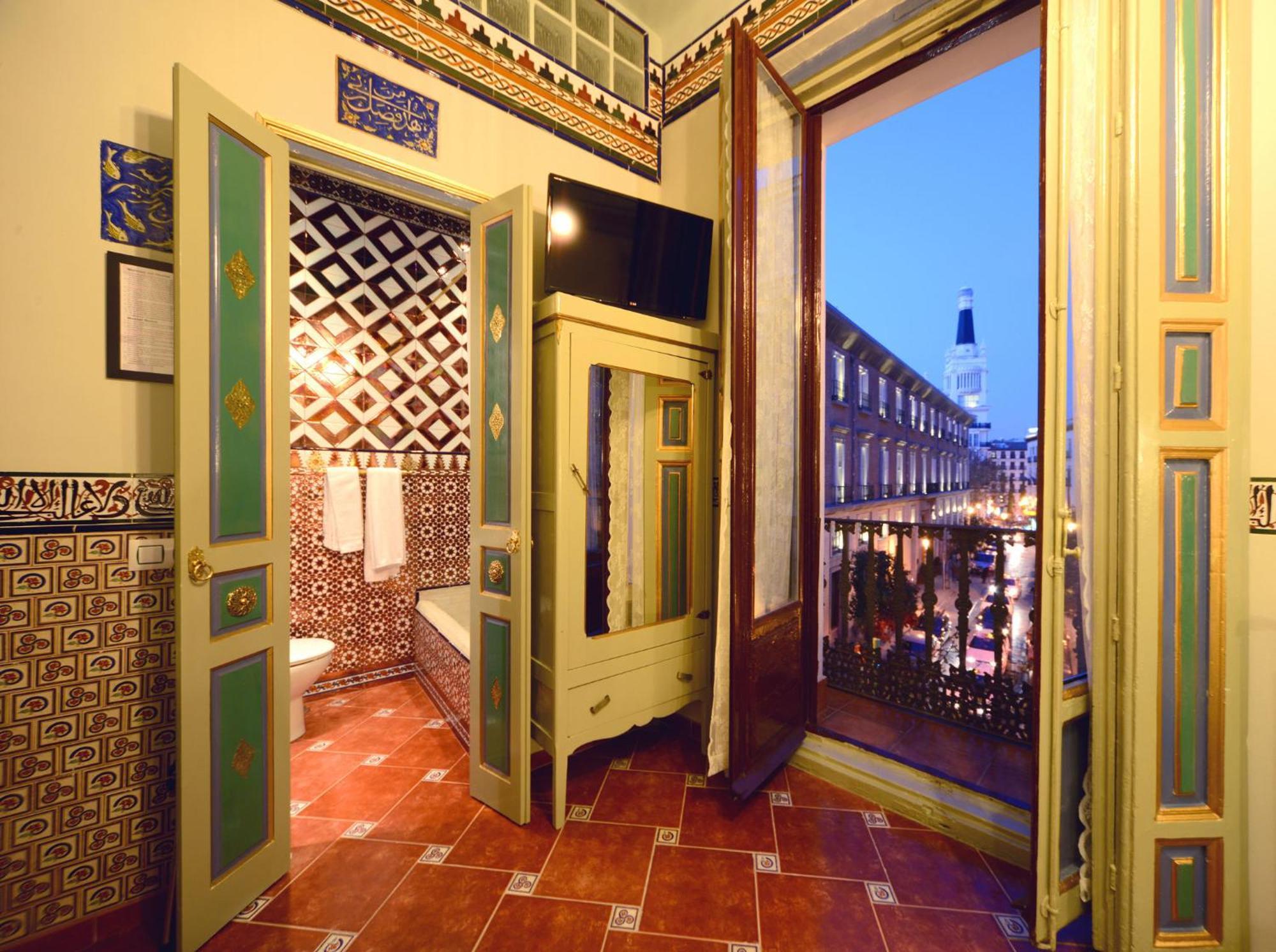Hostal Horizonte Madrid "Check-In On-Line Recepcion 14H-23H"