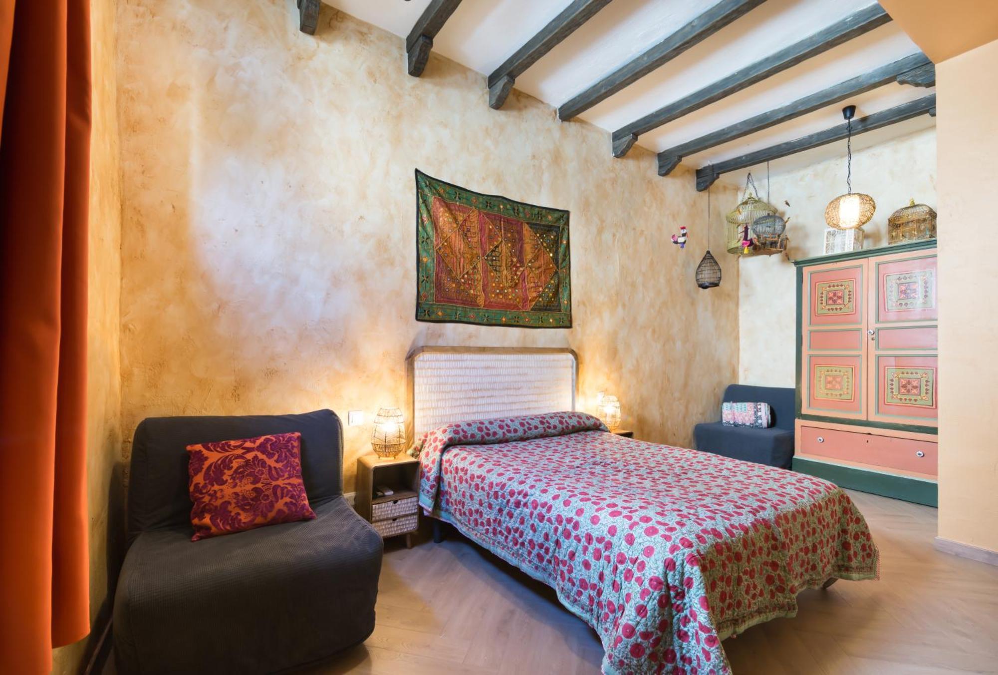 Hostal Artistic B&B