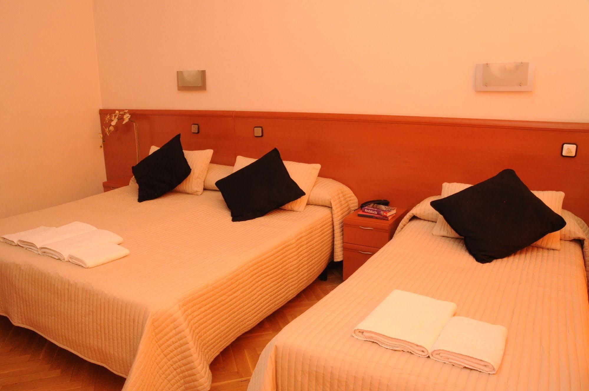 Hostal Luis XV - Madrid
